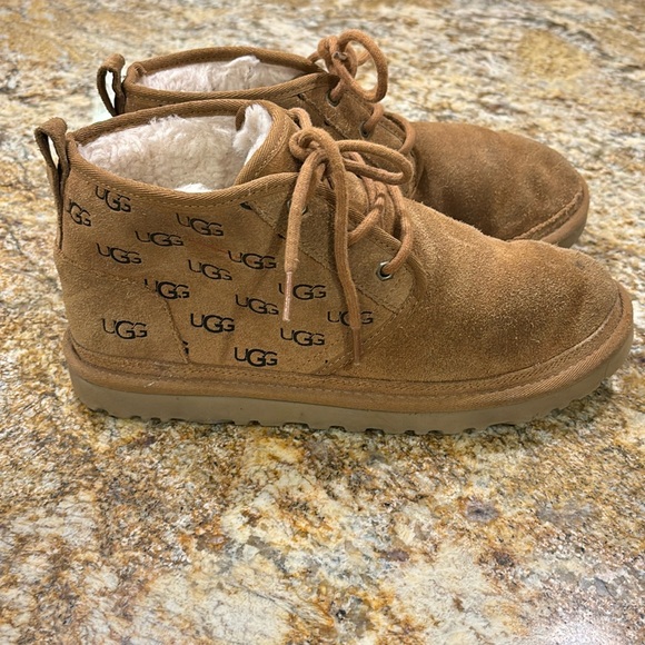 Men’s Neumel Uggs - Picture 1 of 11